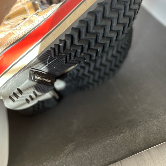 Sorel Winter Boots - Picture 9 of 12